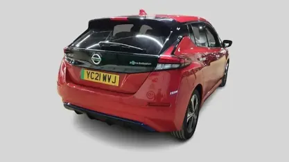 Gebraucht Nissan Leaf N-Connecta 110 kW (150 PS) 2021 Rot Kleinwagen