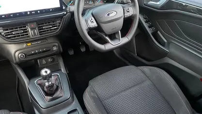 Used Ford Focus ST-Line 125 HP (91 kW) 2021 Red Hatchback