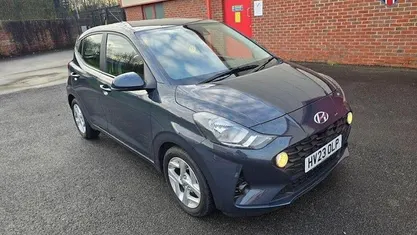 Used Hyundai i10 SE 67 HP (49 kW) 2023 Grey Hatchback