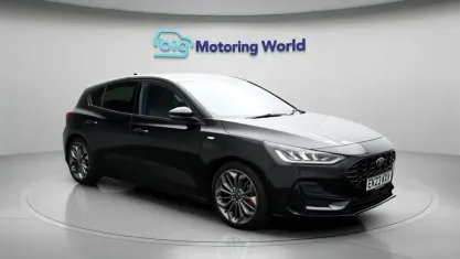 Gebraucht Ford Focus ST-Line X 155 PS (114 kW) 2023 Schwarz Kleinwagen