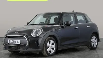 Begagnad Mini Cooper Classic 136 HK (100 kW) 2022 Svart Halvkombi