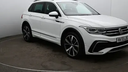 Używany VW Tiguan R-line 150 KM (110 kW) 2023 Biały SUV