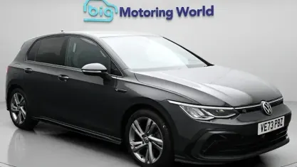 Second-hand VW Golf VIII R-line 150 CP (110 kW) 2023 Hatchback