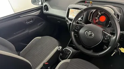 Used Toyota Aygo X-play 72 HP (52 kW) 2019 Hatchback