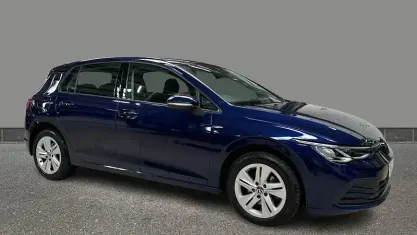 Used VW Golf VIII Life 116 HP (85 kW) 2023 Blue Hatchback