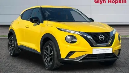 Used Nissan Juke N-Connecta 114 HP (83 kW) 2025 Yellow SUV