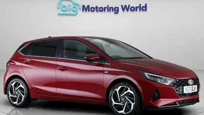 Used Hyundai i20 Premium 101 HP (74 kW) 2022 Red Hatchback