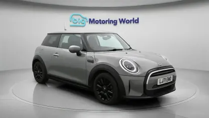 Used Mini ONE Classic 102 HP (75 kW) 2021 Grey Hatchback