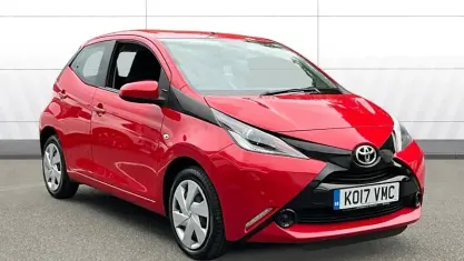 Used Toyota Aygo X-play 69 HP (50 kW) 2018 Hatchback