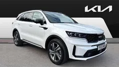 White Used 2023 Kia Sorento SUV | £39,563 (Fair price)