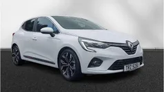Solid glacier white Used 2022 Renault Clio V SE Hatchback | £13,444 (Fair price)