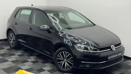 Begagnad VW Golf VII SE 125 HK (91 kW) 2017 Svart Halvkombi