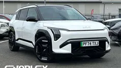 White Used 2025 Kia EV3 2 SUV | £36,587 (Super price)