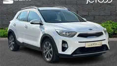 White Used 2019 Kia Stonic 2 SUV | £9,624 (Fair price)