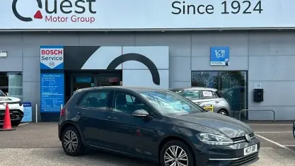 Used VW Golf VII SE 116 HP (85 kW) 2018 Hatchback