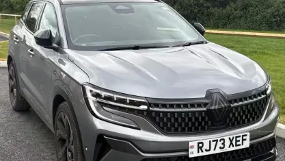 Used Renault Austral Iconic Esprit Alpine 200 HP (147 kW) 2024 Grey SUV