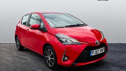 Used Toyota Yaris 111 HP (81 kW) 2018 Red Hatchback