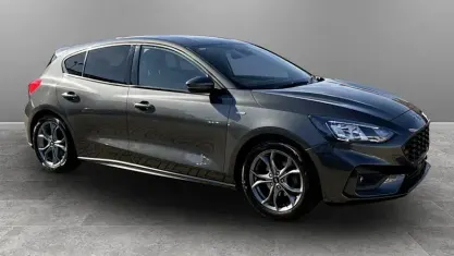 Used Ford Focus ST-Line 125 HP (91 kW) 2020 Silver Hatchback