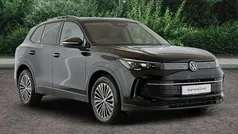 Black Used 2025 VW Tiguan Match SUV | £31,990 (Fair price)