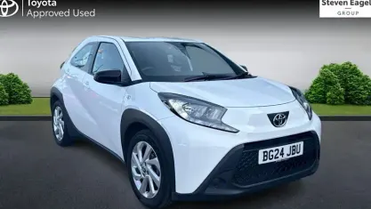 Used Toyota Aygo X PURE 72 HP (52 kW) 2024 White SUV