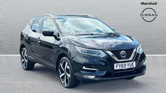 Metallic pearl black Used 2019 Nissan Qashqai Tekna SUV | £13,466 (Fair price)