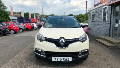 Usado Renault Captur Dynamique 90 CV (66 kW) 2015 Beige SUV