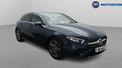 Usado Mercedes A250 AMG line 218 HP (160 kW) 2021 Azul Citadino