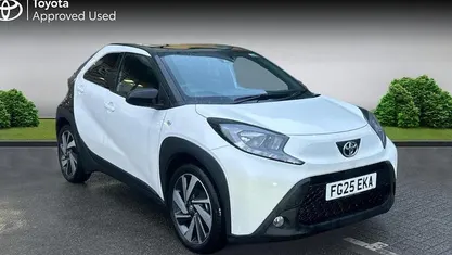 Used Toyota Aygo X 72 HP (52 kW) 2025 Pure white bitone SUV