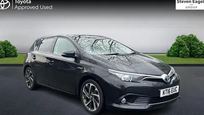Used Toyota Auris Hybrid Design 136 HP (100 kW) 2017 Hatchback