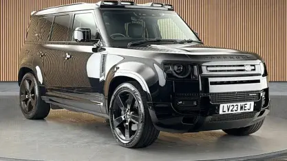Used Land Rover Defender HSE Dynamic 300 HP (220 kW) 2023 Santorini black SUV