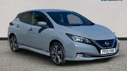 Begagnad Nissan Leaf Tekna 160 kW (218 HK) 2021 Grå Halvkombi