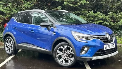 Blue/black Used 2023 Renault Captur Techno SUV | £14,155 (Fair price)