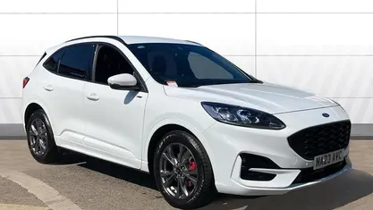 Usado Ford Kuga ST-Line 150 HP (110 kW) 2023 Branco SUV