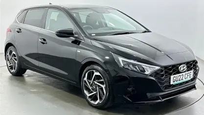 Używany Hyundai i20 Premium 101 KM (74 kW) 2022 Czarny Hatchback