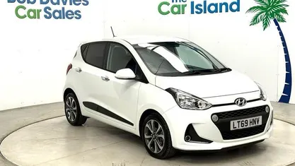 White Used 2019 Hyundai i10 Premium SE Hatchback | £11,700 (Fair price)