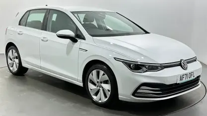 Used VW Golf VIII Style 131 HP (96 kW) 2021 White Hatchback