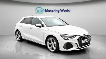 Begagnad Audi A3 Sportback S-Line 150 HK (110 kW) 2023 Vit Halvkombi