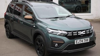 Używany Dacia Jogger Extreme 141 KM (103 kW) 2024 Zielony Minivan