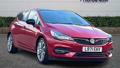 Used Vauxhall Astra Edition 145 HP (106 kW) 2021 Hot red Hatchback