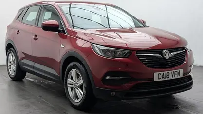 Used Vauxhall Grandland X S 120 HP (88 kW) 2018 Red SUV