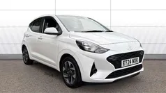 White Used 2024 Hyundai i10 Advanced Hatchback | £15,118 (Fair price)
