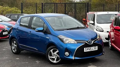 Used Toyota Yaris Hybrid 101 HP (74 kW) 2016 Hatchback