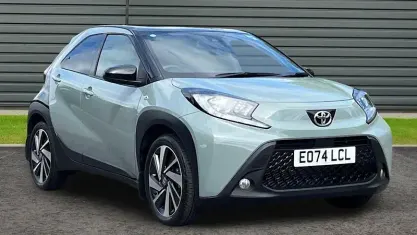 Used Toyota Aygo X 72 HP (52 kW) 2024 Green SUV