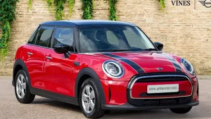 Used Mini Cooper Classic 136 HP (100 kW) 2022 Red Hatchback