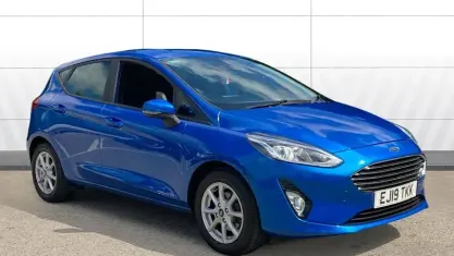 Begagnad Ford Fiesta Zetec 86 HK (63 kW) 2019 Blå Halvkombi