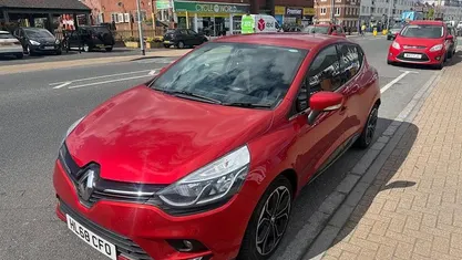 Used Renault Clio IV Iconic 90 HP (66 kW) 2019 Red Hatchback