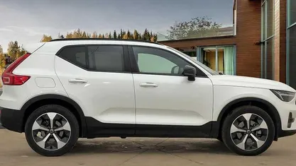 Used Volvo XC40 Plus 197 HP (144 kW) 2025 SUV