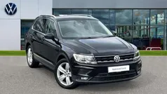 Deep black pearlescent Used 2020 VW Tiguan Match SUV | £18,235 (Fair price)
