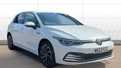 Second-hand VW Golf VIII Edition 131 CP (96 kW) 2023 Hatchback