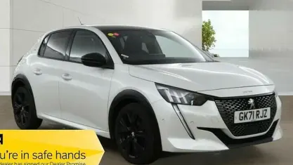 Używany Peugeot 208 Premium 102 KM (75 kW) 2022 Hatchback